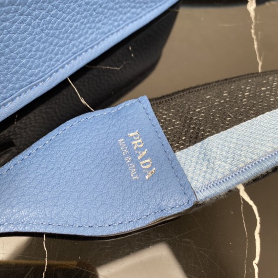 PRADA P00650