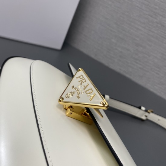 PRADA P00600