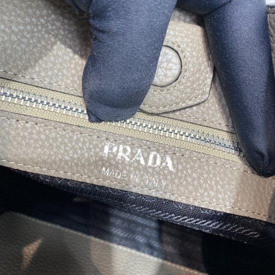 PRADA P00750