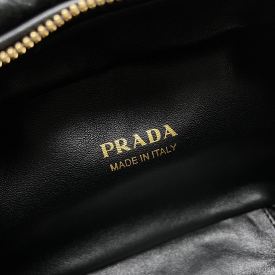 PRADA P00520