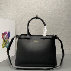 PRADA P00900