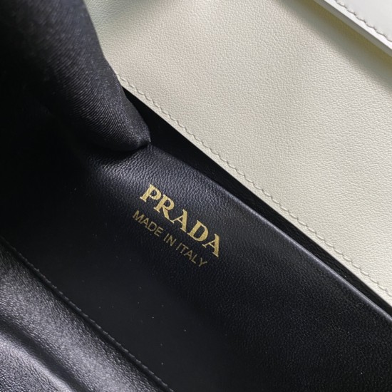 PRADA P00600