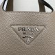 PRADA  P00700