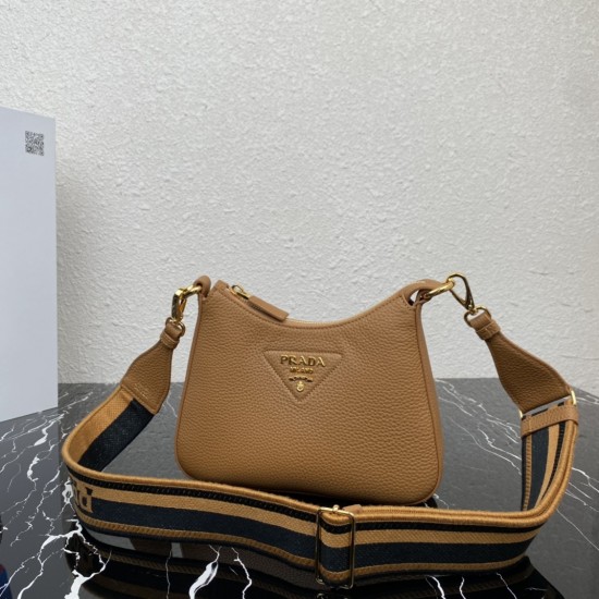 PRADA  P00640