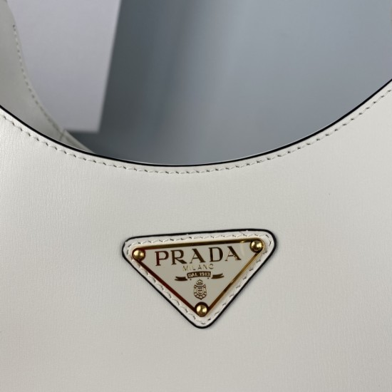 PRADA  P00600