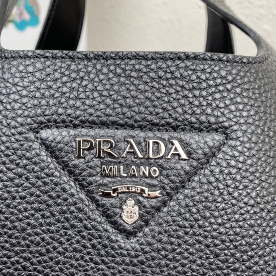 PRADA P00700