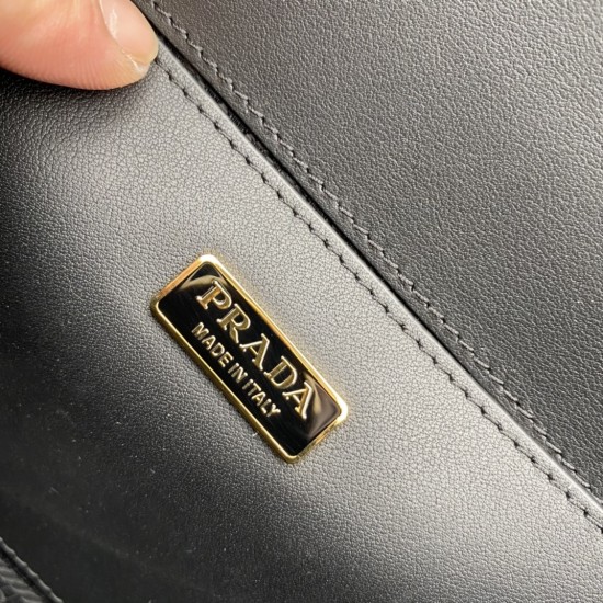 PRADA P00550