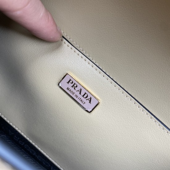 PRADA P00550