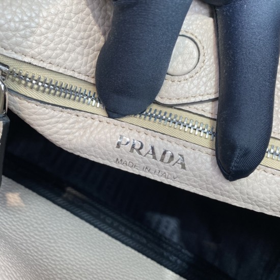 PRADA P00750