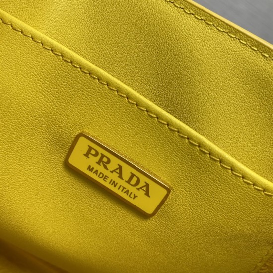 PRADA P00570