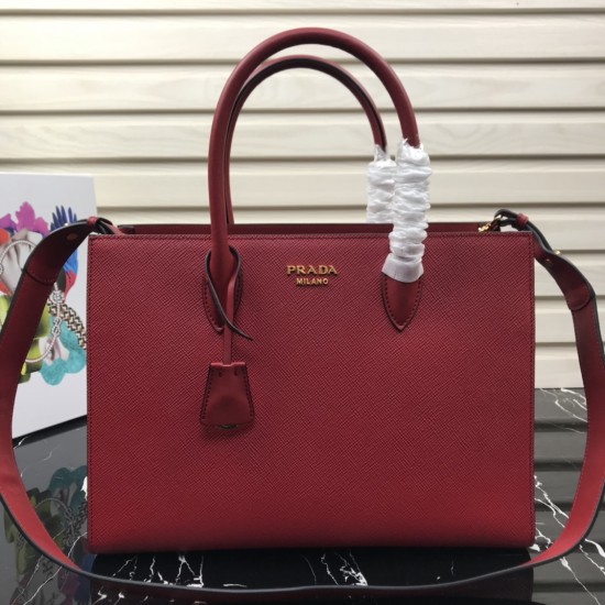 PRADA P00930