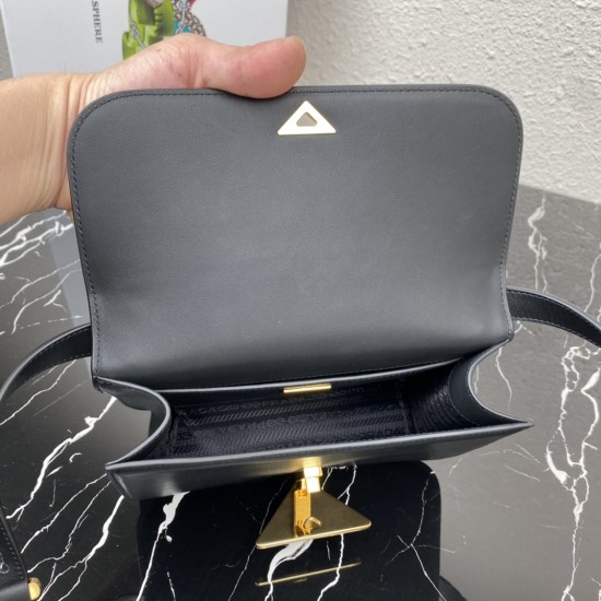 PRADA P00550