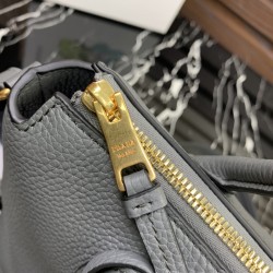 PRADA P00860