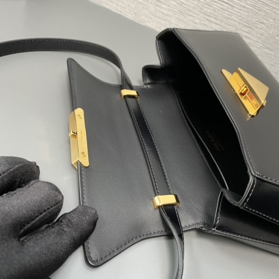 PRADA  P00600