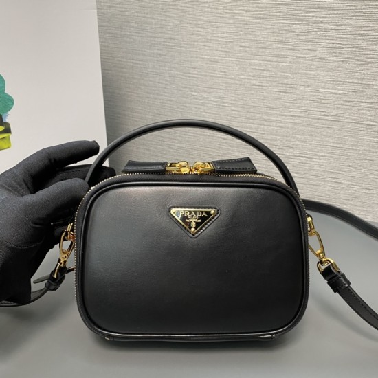 PRADA P00640