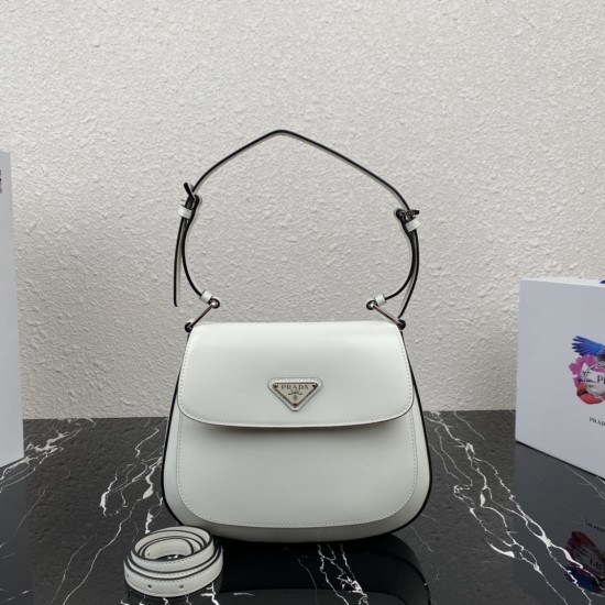 PRADA  P00600