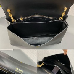 PRADA P00890