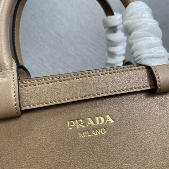 PRADA P00760