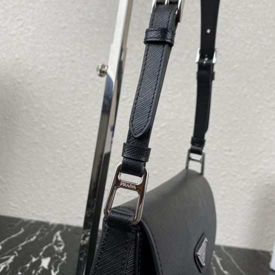 PRADA P00600