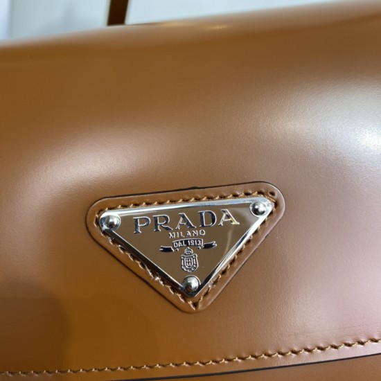 PRADA P00600