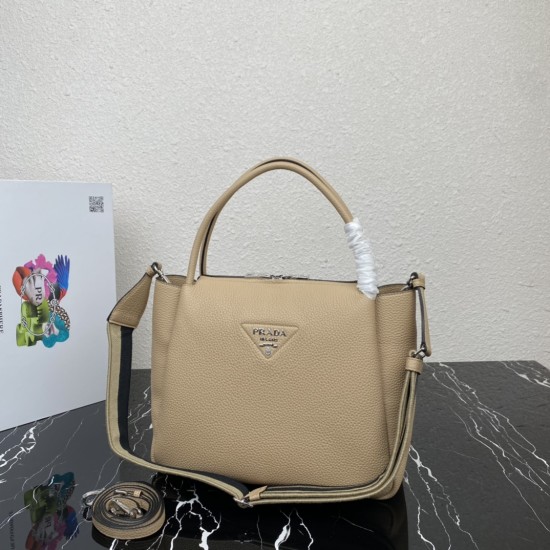 PRADA P00820