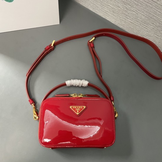 PRADA P00570