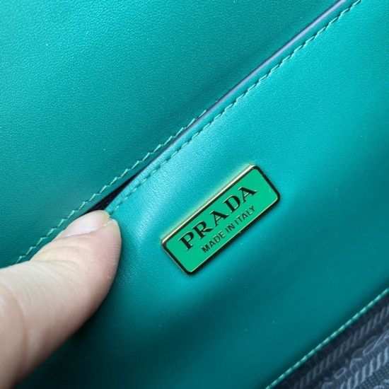 PRADA P00550