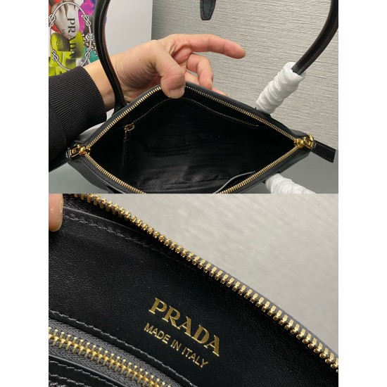 PRADA P00600