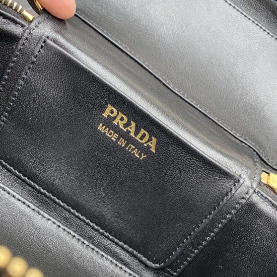 PRADA P00570