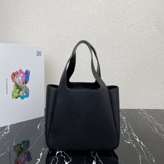 PRADA P00700