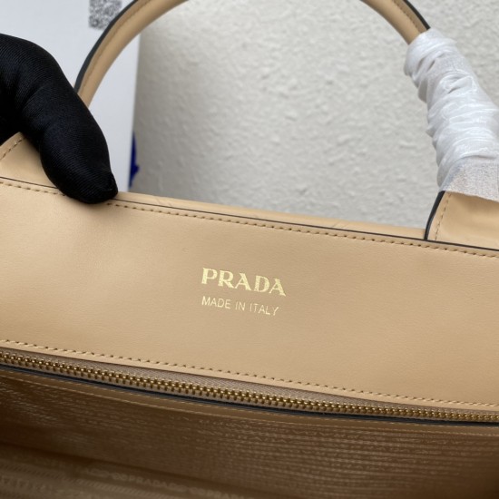 PRADA P00770