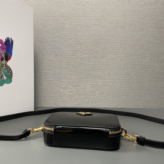 PRADA P00570