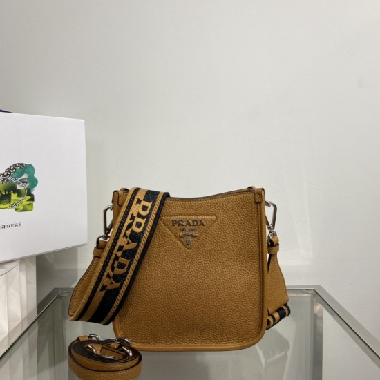 PRADA P00650