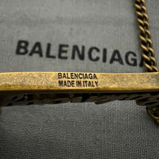 Hl76B20新款 巴黎世家 Balenciaga 项链  复古风 简单大方 大牌金质感饱满 ，搭配衣服超好看 ！