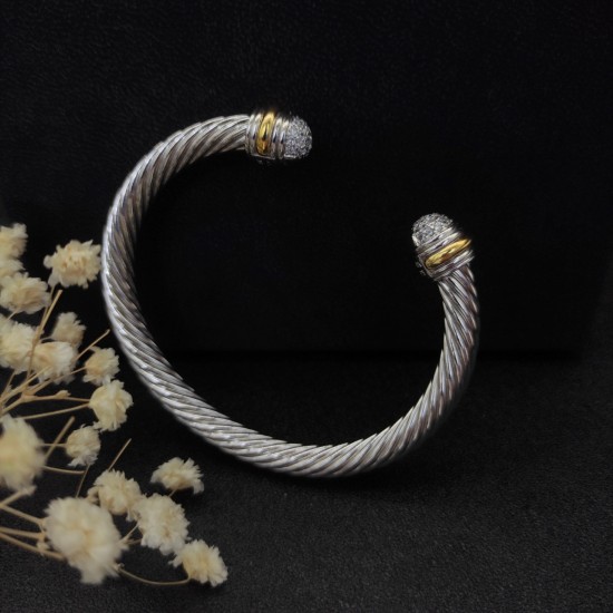 Hl890A20David Yurman 7mm半边钻分色手镯。建议适合佩戴的手围16-20cm