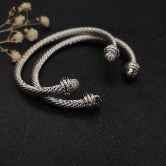 Hl76900David Yurman 5mm半满钻手镯。白钻、黑钻两款。建议适合佩戴的手围15-20cm