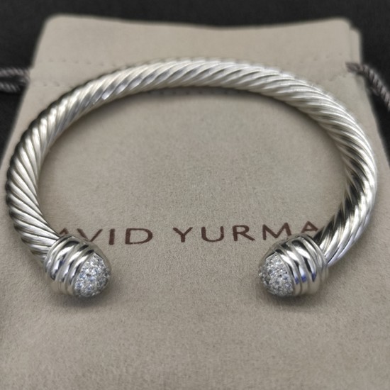 Hl87A20David Yurman 7mm半边钻银色手镯。建议适合佩戴的手围16-20cm