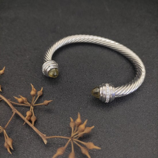 Hl76A20David Yurman 7mm镶嵌石褐色钻头手镯。建议适合佩戴的手围16-20cm