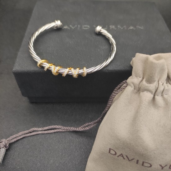 Hl86900David Yurman 4mm旋转弯圆头手镯。建议适合佩戴的手围15-20cm