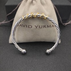 Hl86900David Yurman 4mm旋转弯圆头手镯。建议适合佩戴的手围15-20cm