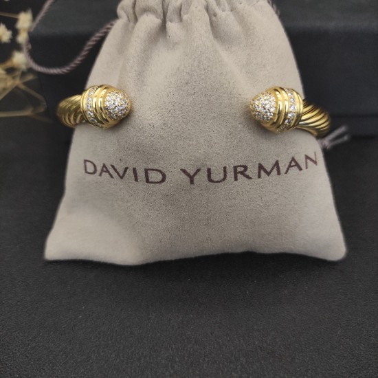 Hl76A20David Yurman 7mm金色带钻半边钻手镯。建议适合佩戴的手围15-20cm