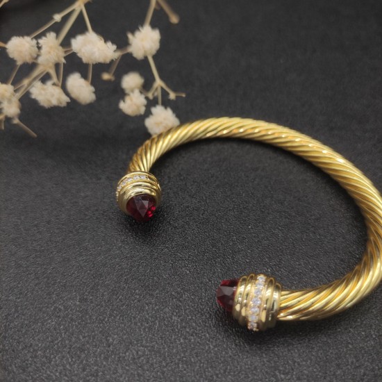 Hl76A20David Yurman 7mm金色镶嵌石红钻头手镯。建议适合佩戴的手围16-20cm