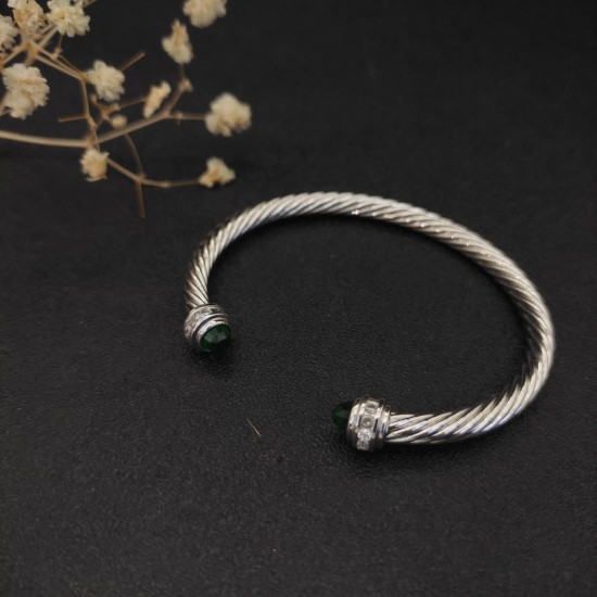 Hl65900David Yurman 5mm镶嵌石深绿钻头手镯。建议适合佩戴的手围15-20cm