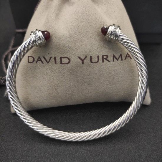 Hl75900David Yurman 5mm镶嵌石红钻头手镯。建议适合佩戴的手围15-20cm