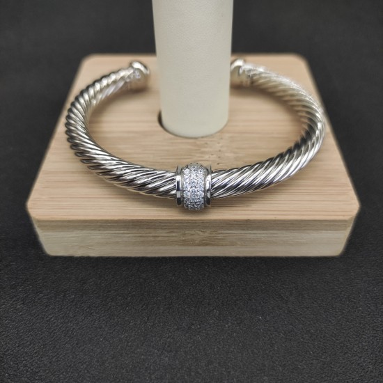 Hl66A20David Yurman 7mm银色圆珠白钻手镯。建议适合佩戴的手围16-20cm