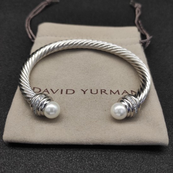 Hl76A20David Yurman 7mm镶嵌石紫钻头手镯。紫钻、红钻、蓝钻、黑钻、黄钻、深绿钻、浅绿钻、香槟钻、褐色钻珍珠十个款式。建议适合佩戴的手围15-20cm