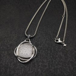 Hl76A10David Yurman 32mm满钻四方钻纽线项链。链条粗3mm，链条粗3mm，长度50+5cm或长度60+5cm延迟链