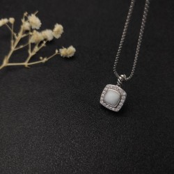 Hl85900David Yurman  主石7mm四方钻项链白玛瑙。链条粗1.5mm，长度45+5cm延迟链     编号DYXL-028