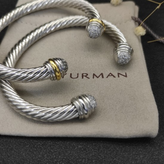 Hl86A20David Yurman 7mm金色带钻半边钻手镯。分色、银色两款 建议适合佩戴的手围15-20cm