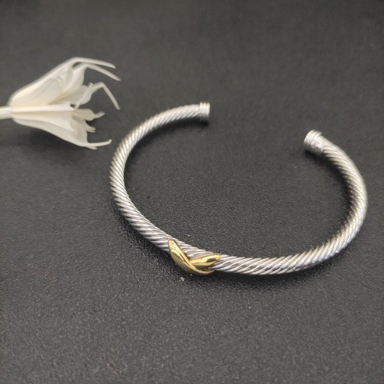 Hl86800David Yurman 4mm单X手镯。建议适合佩戴的手围15-20cm